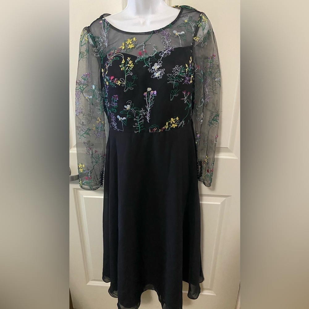 J J’s House NWT  Sheath/Column V-neck Illusion Floor Length Floral Chiffon Dress